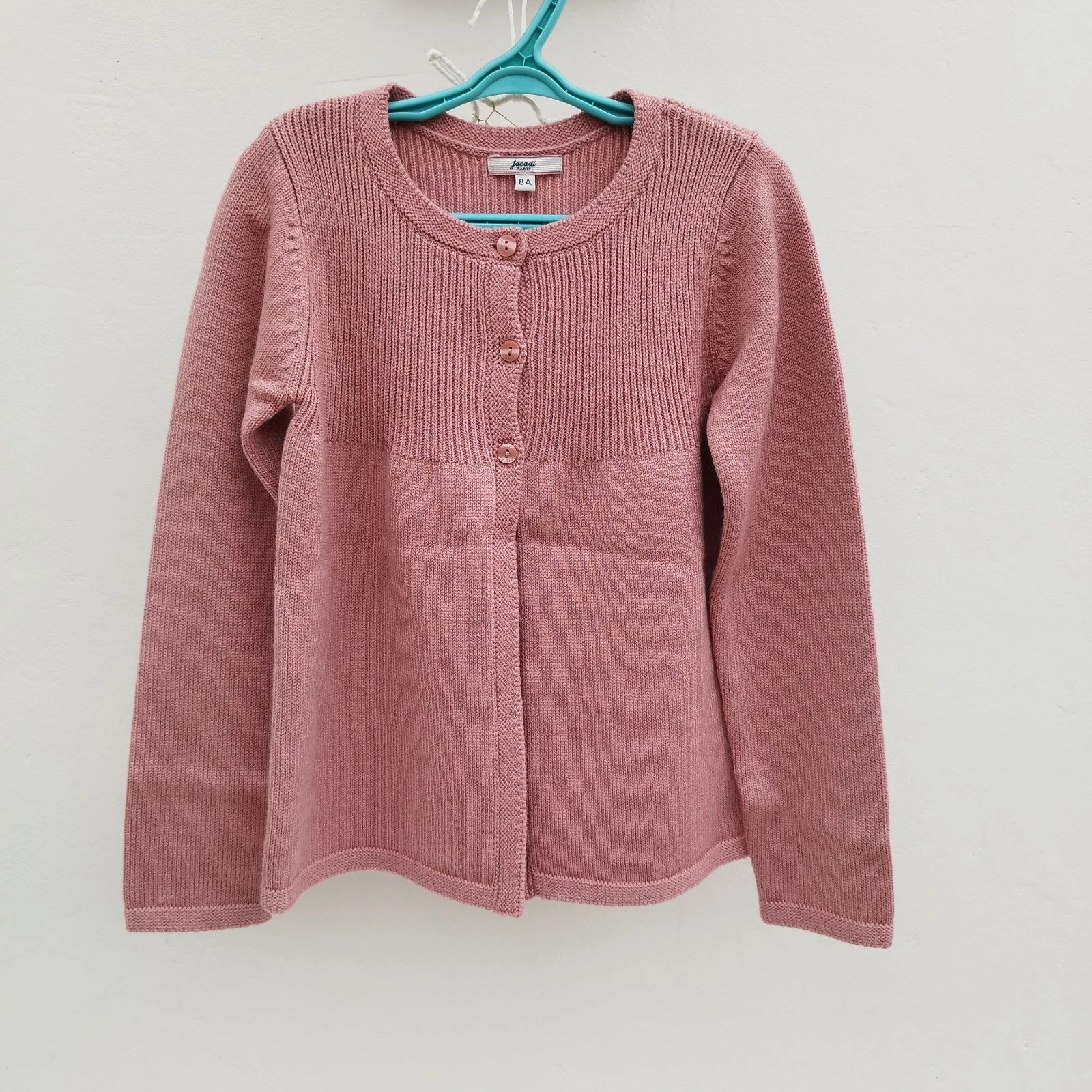 Gilet cardigan en maille de couleur vieux rose